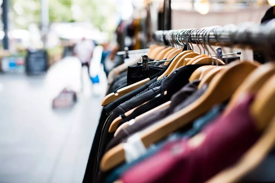 6 Tips Cara Berbelanja Pakaian Secara Efisien