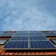 panel surya di atap rumah